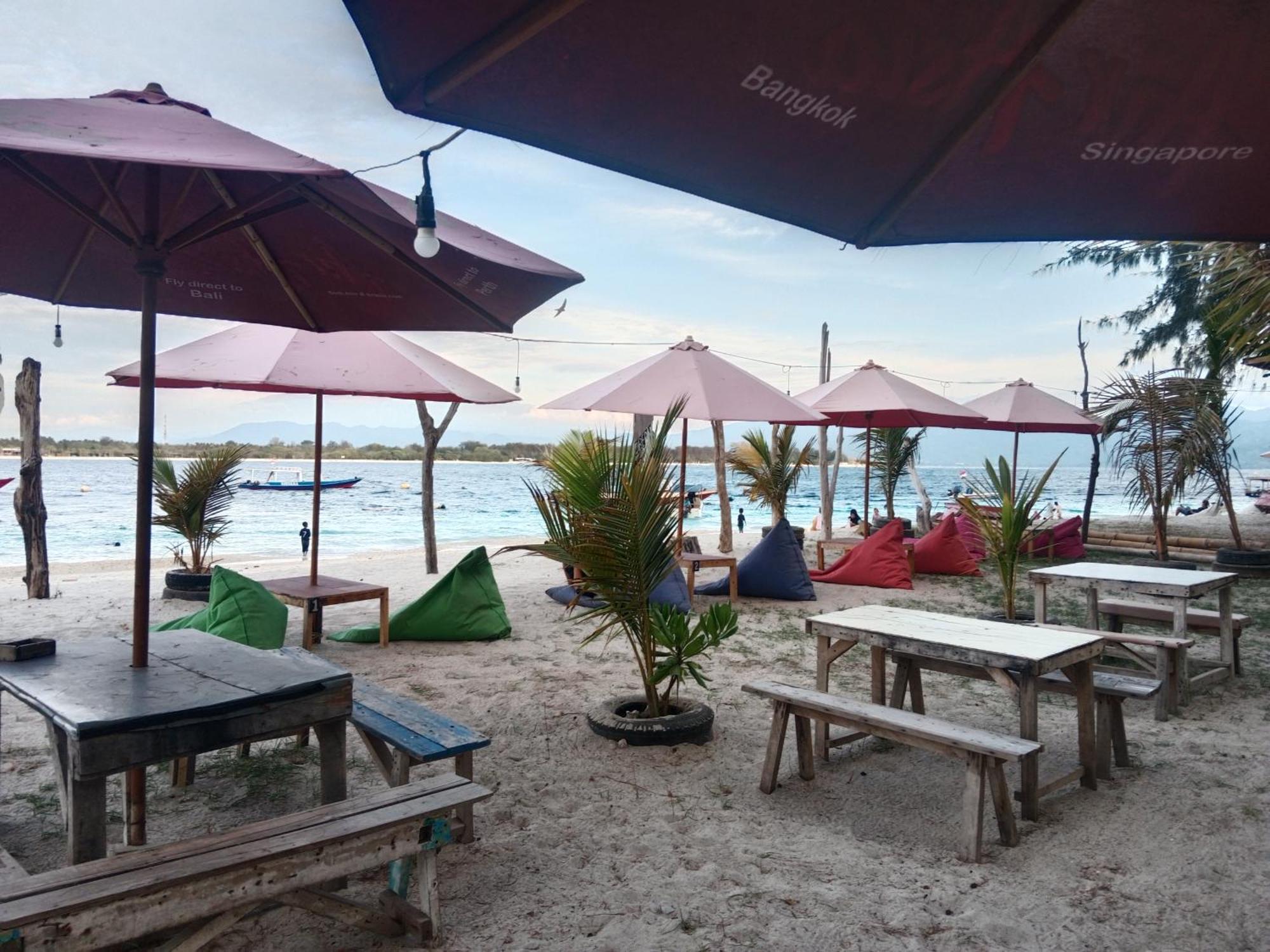 Fullesguesthouse Gili Trawangan Exterior photo